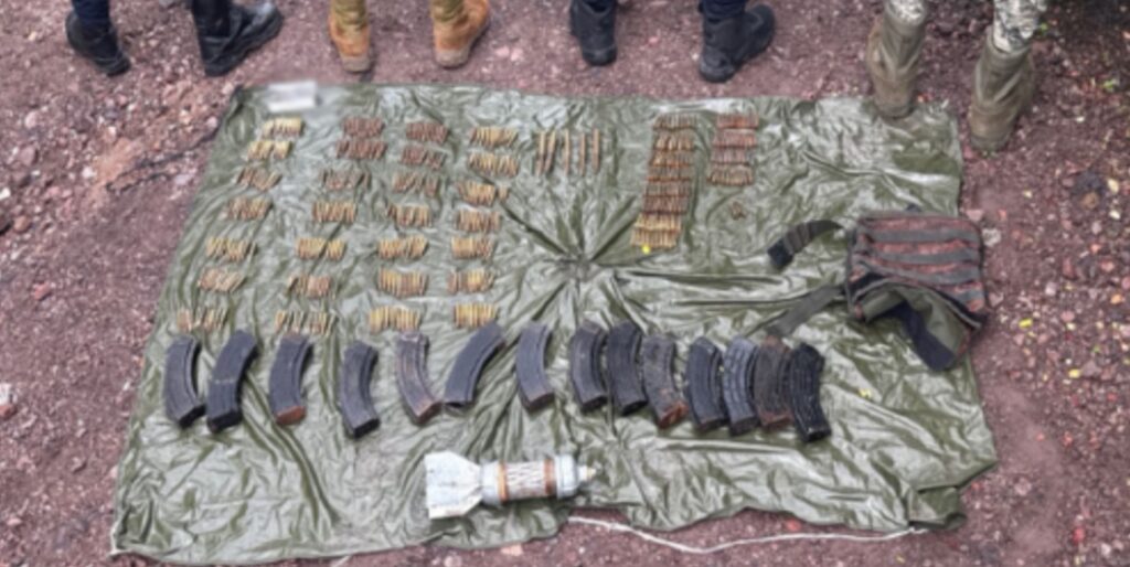 Aseguramiento en dos campamentos clandestinos