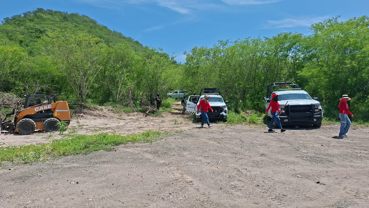 Colectivo “Tesoros Perdidos Hasta Encontrarlos” en el lugar donde fue encontrada la osamenta.