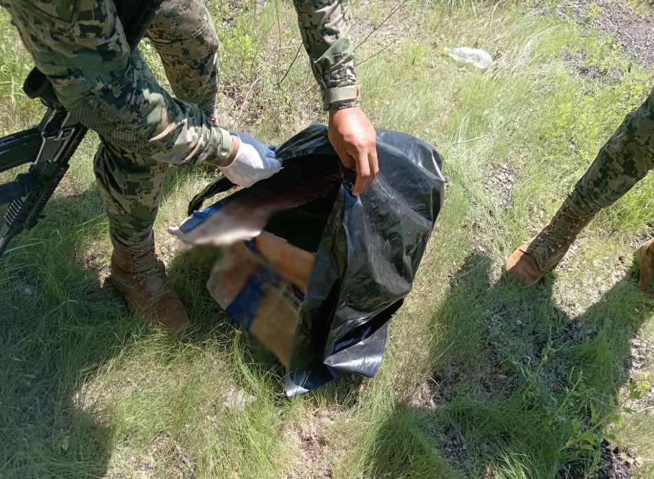 Personal naval asegura 19 kilos de metanfetamina en Angostura