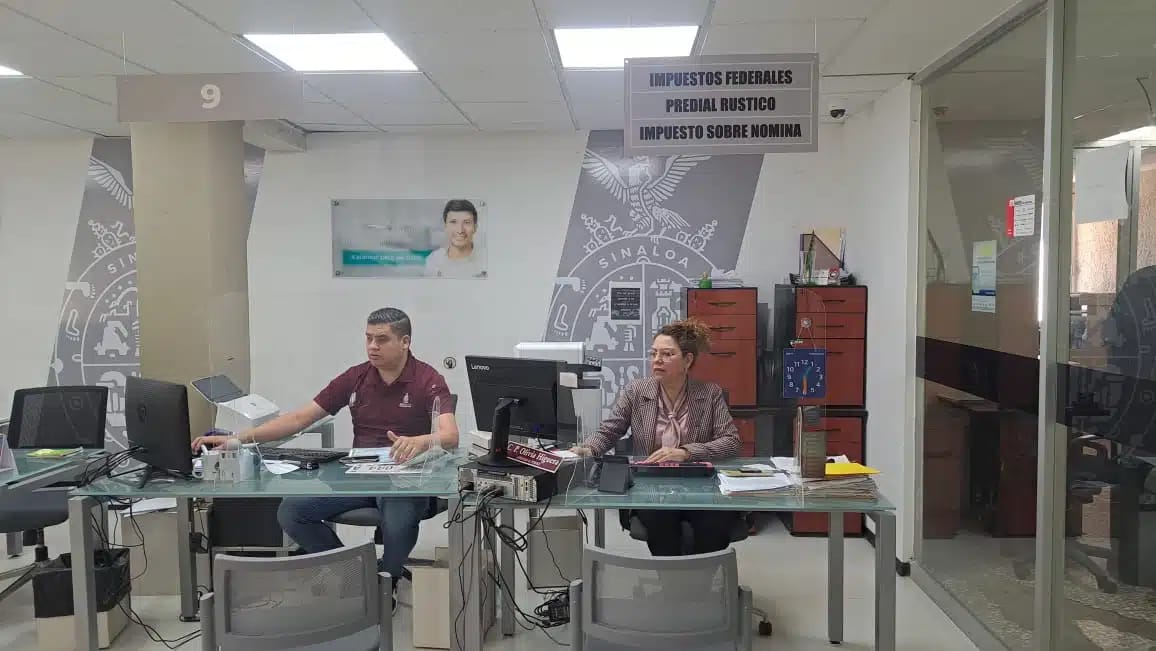 Con 6 mil pesos puedes ponerte al corriente con tus placas y refrendos