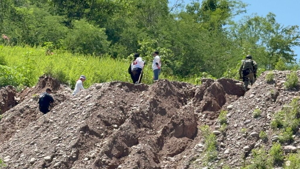 Rescatan de un cerro a integrante de la Comisión de Búsqueda en Culiacán tras sufrir golpe de calor
