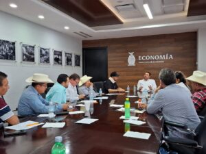 Reunión Campesinos con secretario en Culiacán
