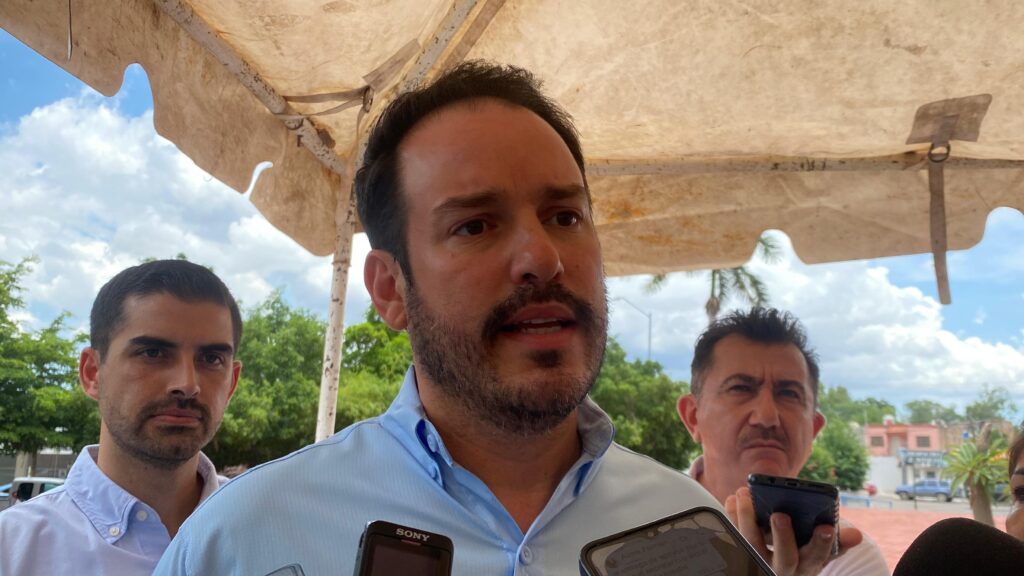 Ricardo Velarde Cárdenas, secretario de Economía.