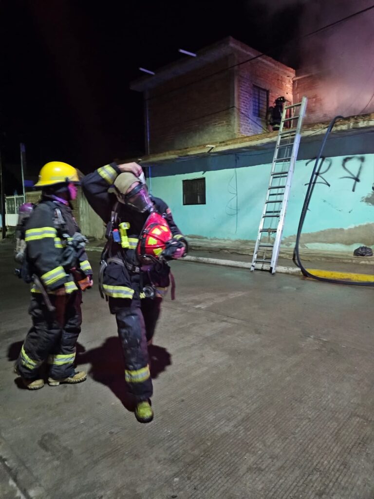 Se incendia la segunda planta de una vivienda en la colonia Ampliación Urías, Mazatlán