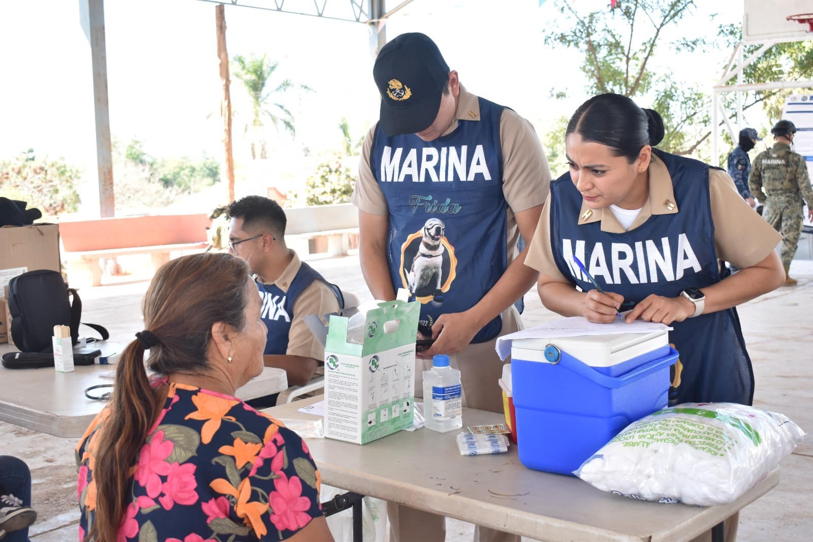 Jornada Médica de Primer Contacto por parte de la Marina.