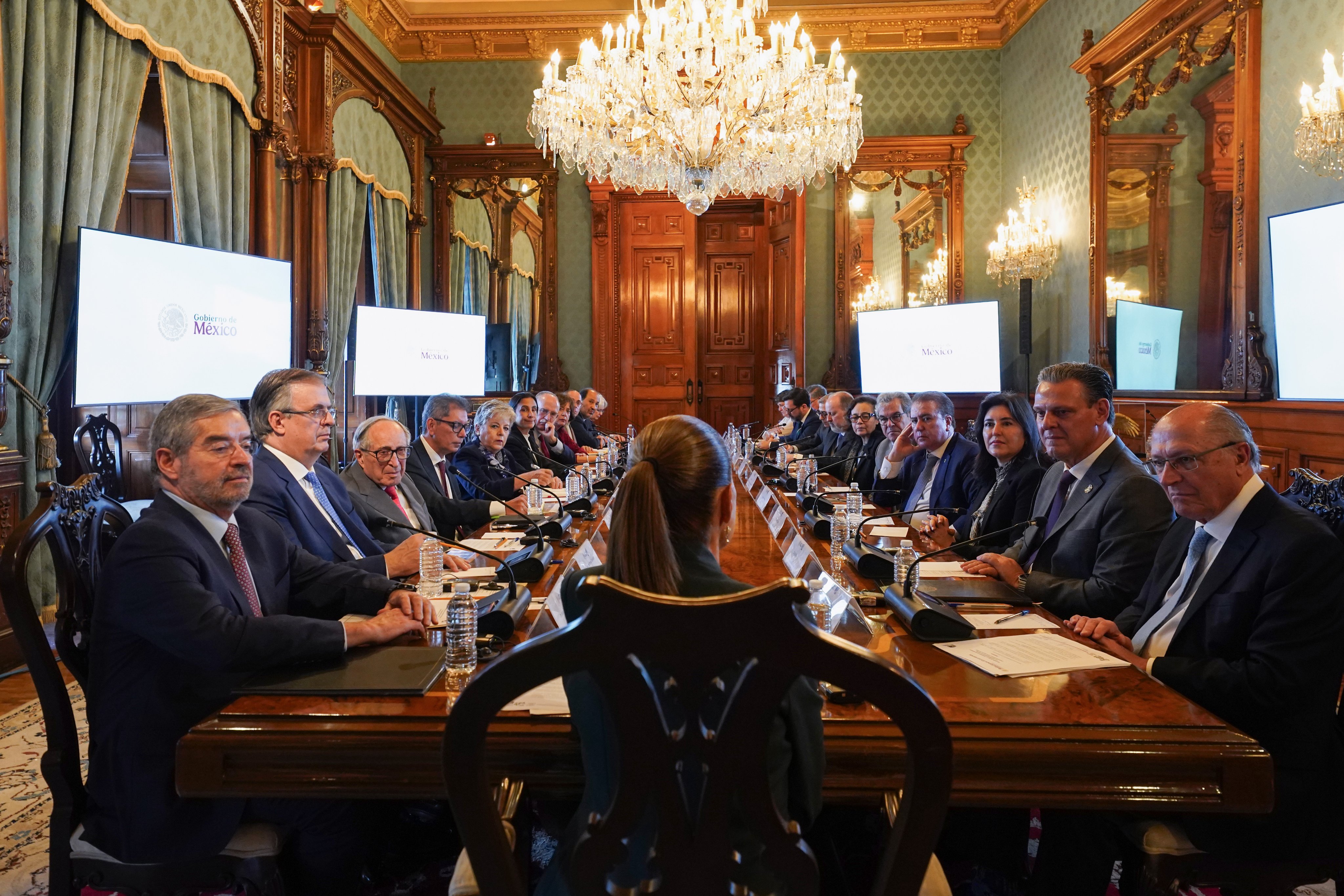 Sheinbaum se reúne con el vicepresidente Geraldo Alckmin y otros delegados del gobierno de Brasil