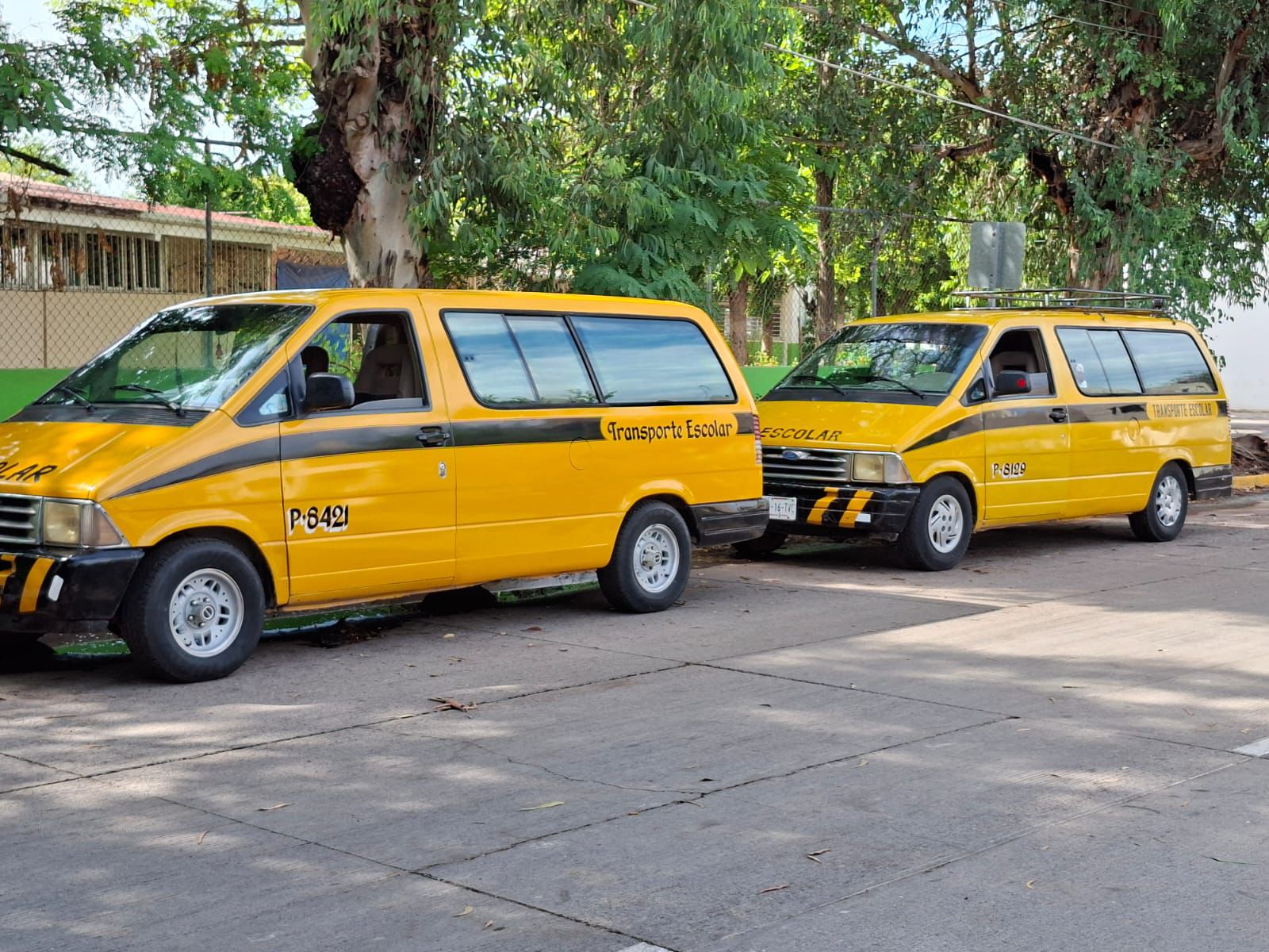 Unidades de transporte escolar en Guasave.