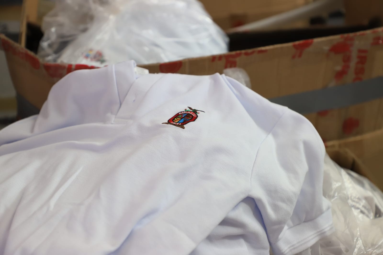 Canjeo de útiles y uniformes escolares