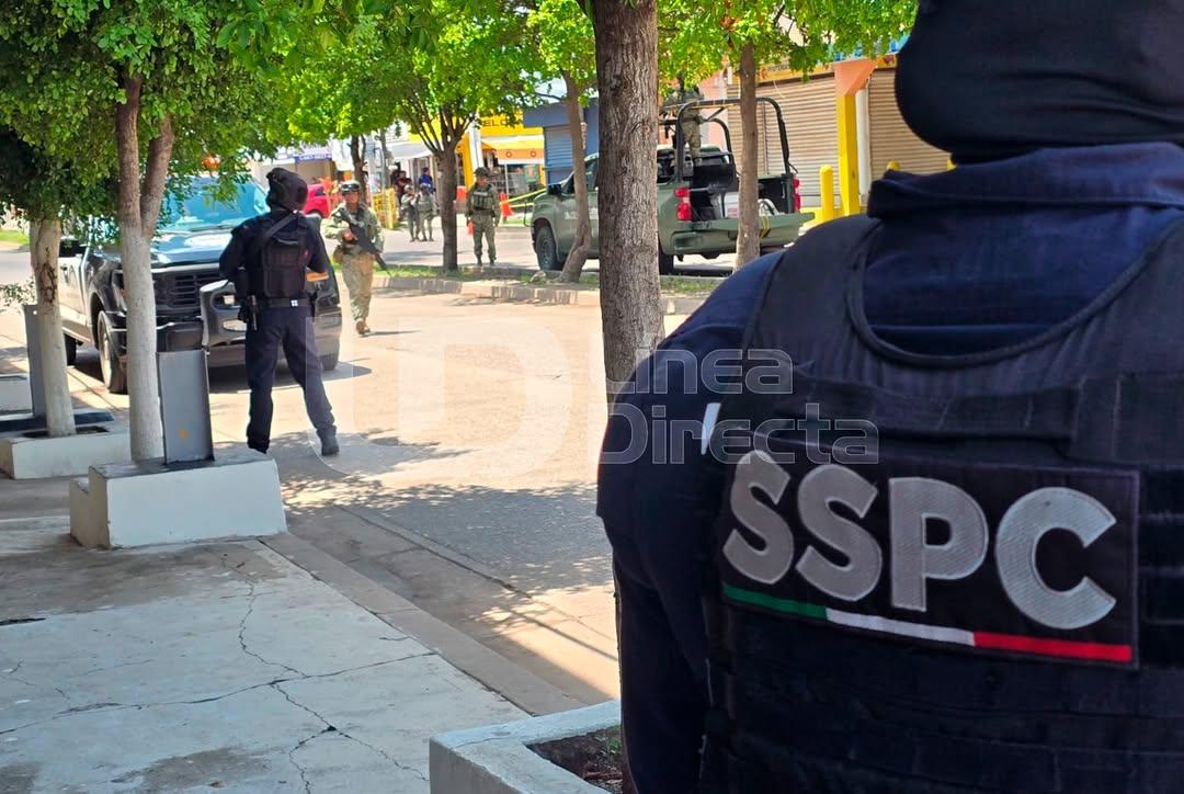 Se encontraba despachando en este establecimiento cuando fue atacado a balazos