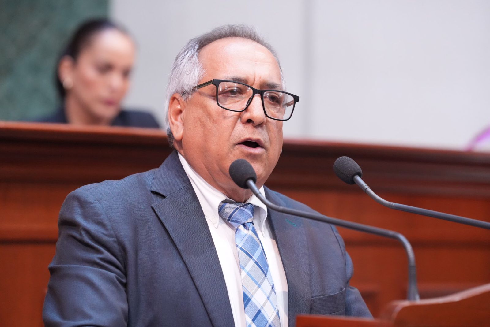 Ambrocio Chávez El diputado local por el distrito 09