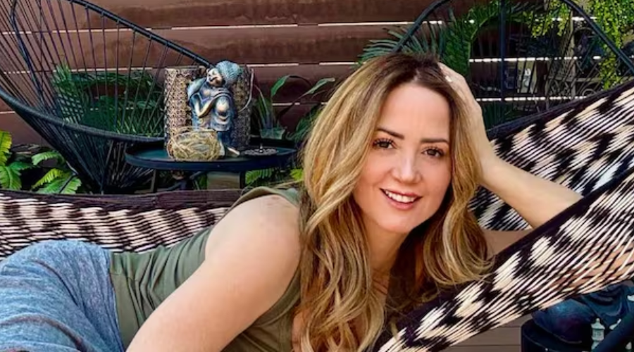 Andrea Legarreta.