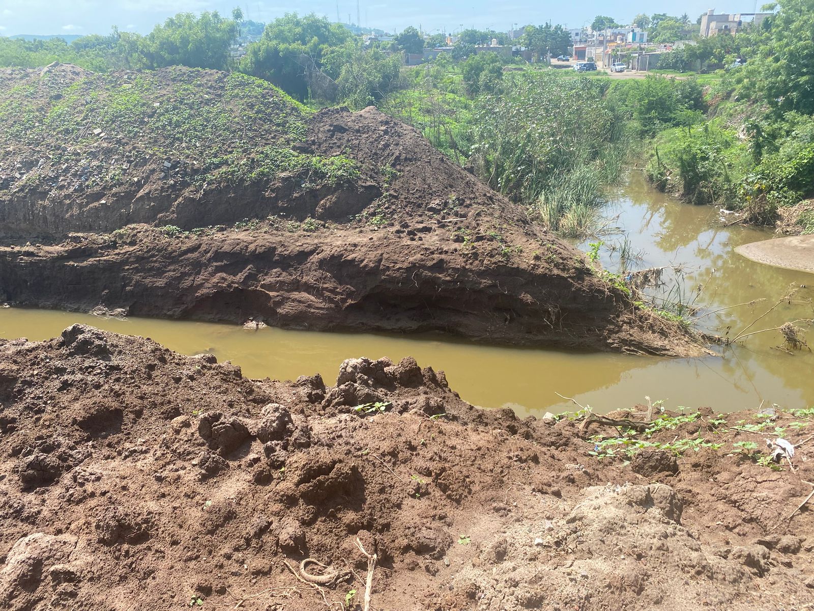 Ayuntamiento de Mazatlán investiga caso de desvío del arroyo Jabalines
