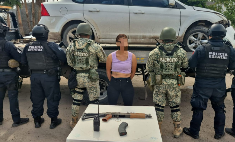 Una mujer es detenida tras el despojo de un vehículo