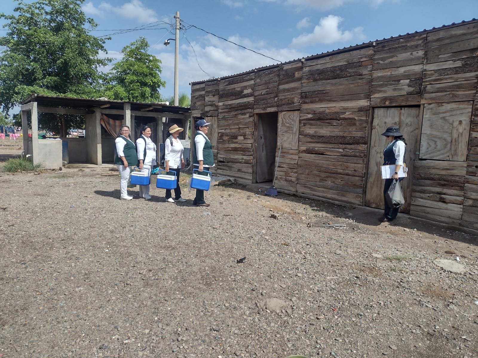 Jornada de vacunación contra el sarampión en Juan José Ríos.