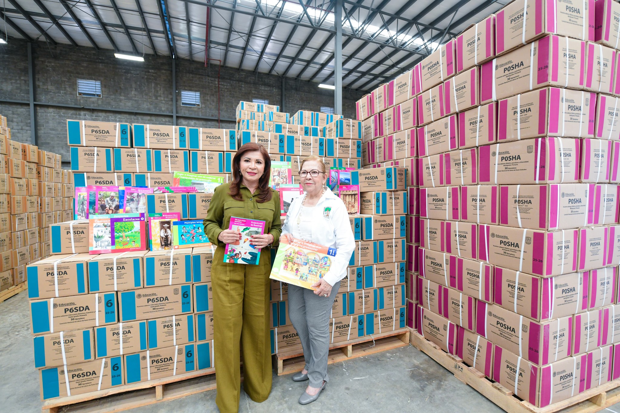 Libros de texto en almacen