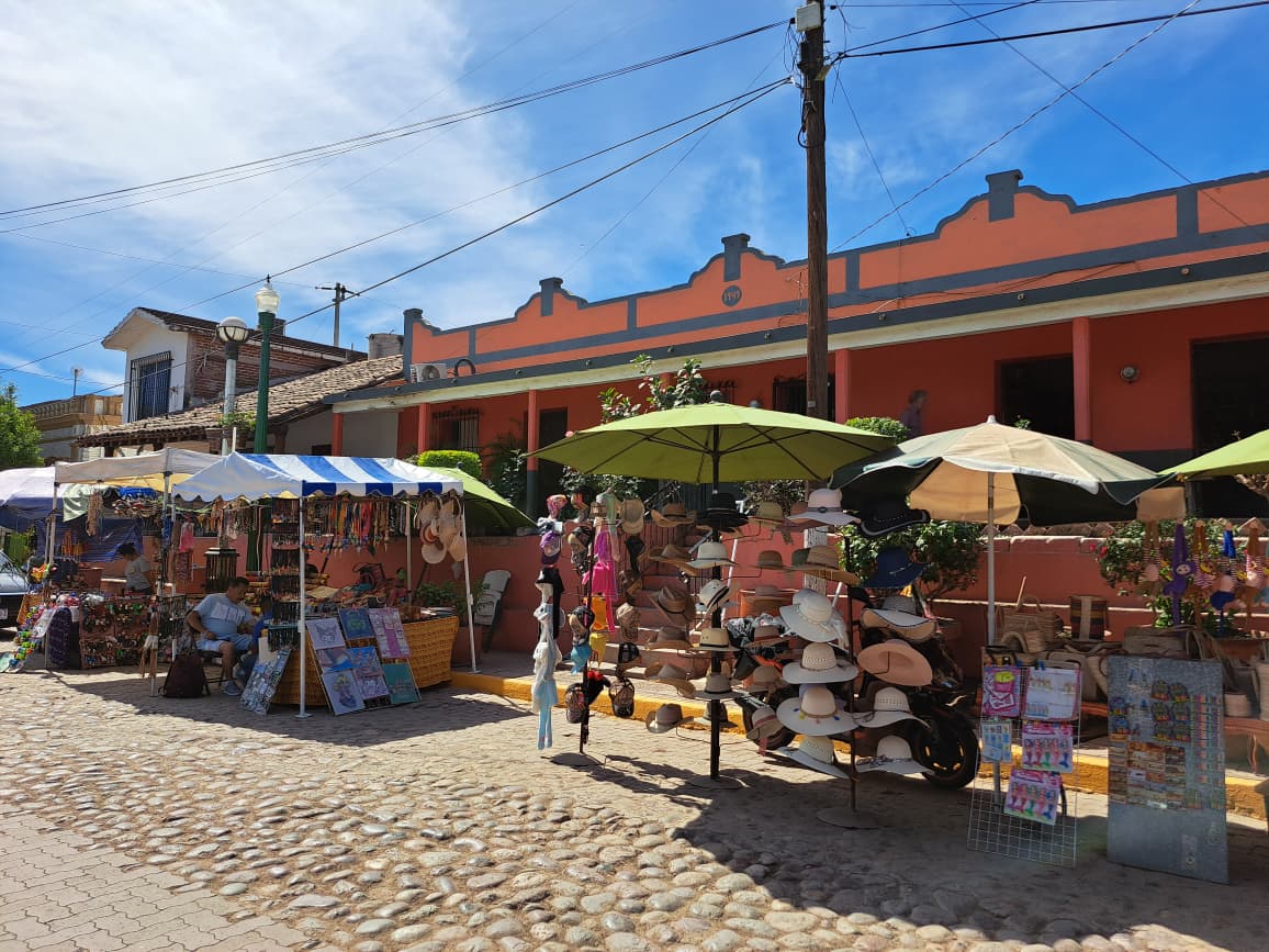 Pueblo turístico en la zona rural de Mazatlán