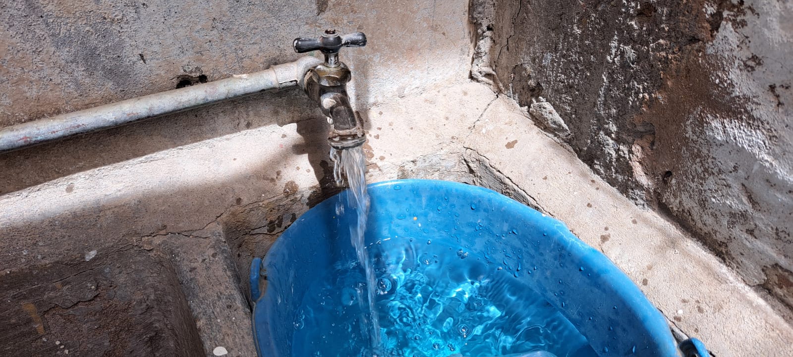 Suspensión del suministro de agua en colonia de Mazatlán