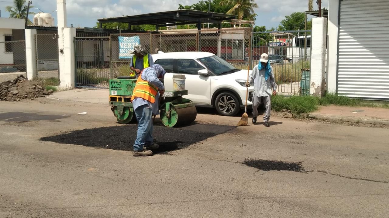 Abundan baches en calles de Guasave pese a trabajos de reparación