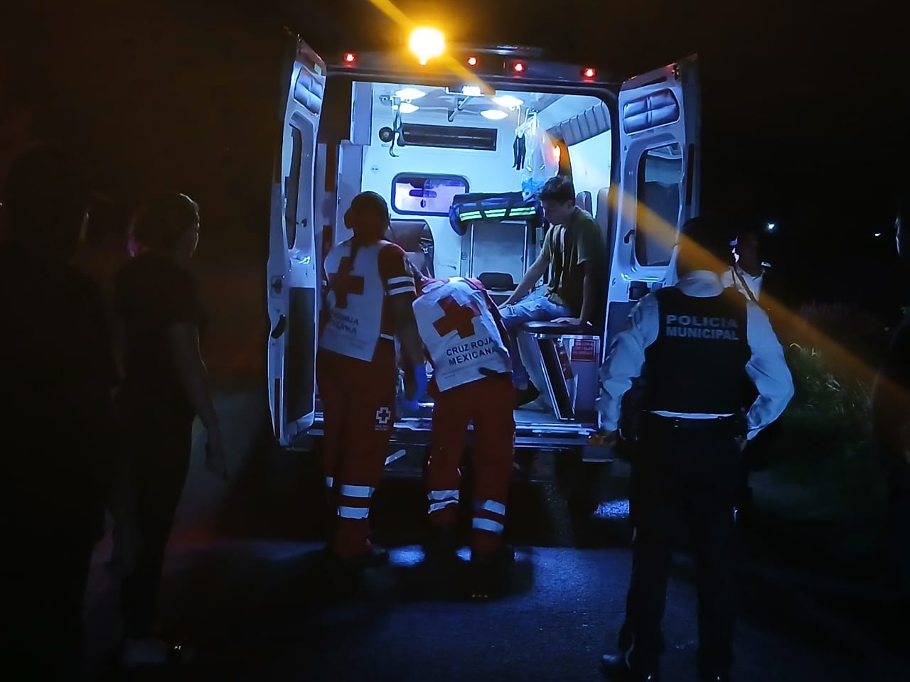 Cinco jóvenes lesionados arrojan tres accidentes de motocicleta