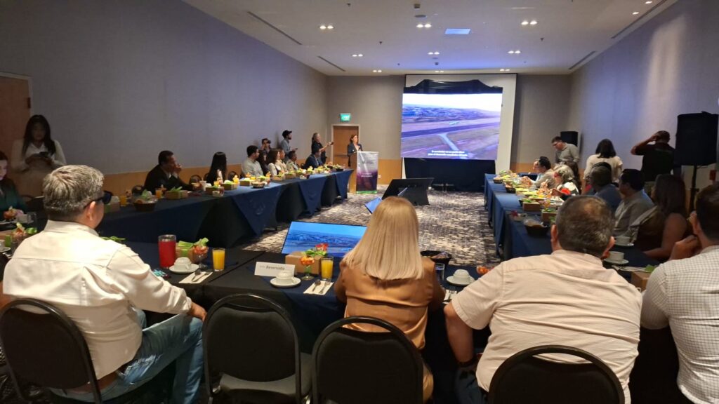 Estiman mover a 650 mil pasajeros al cierre de 2025 en el aeropuerto de Los Mochis