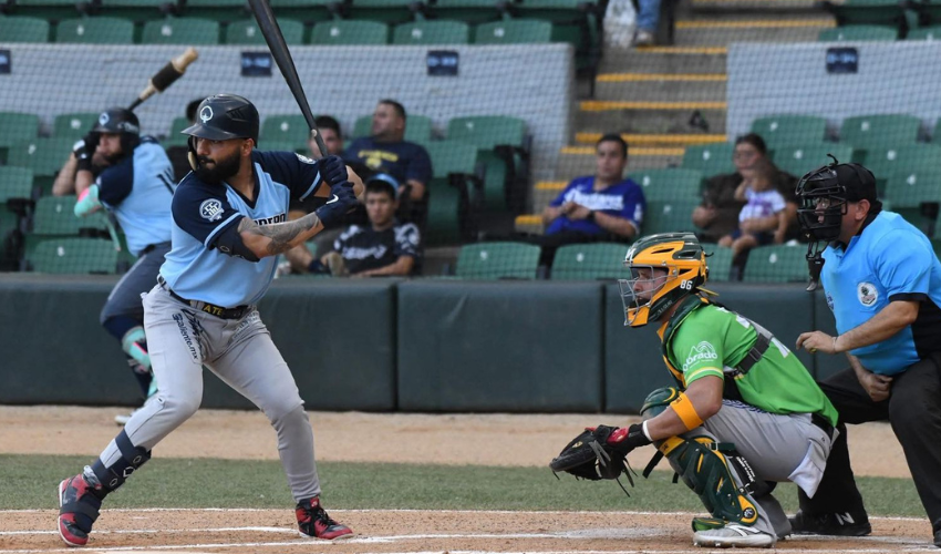 Alan Lopez tomando su turno con Algodoneros de Guasave