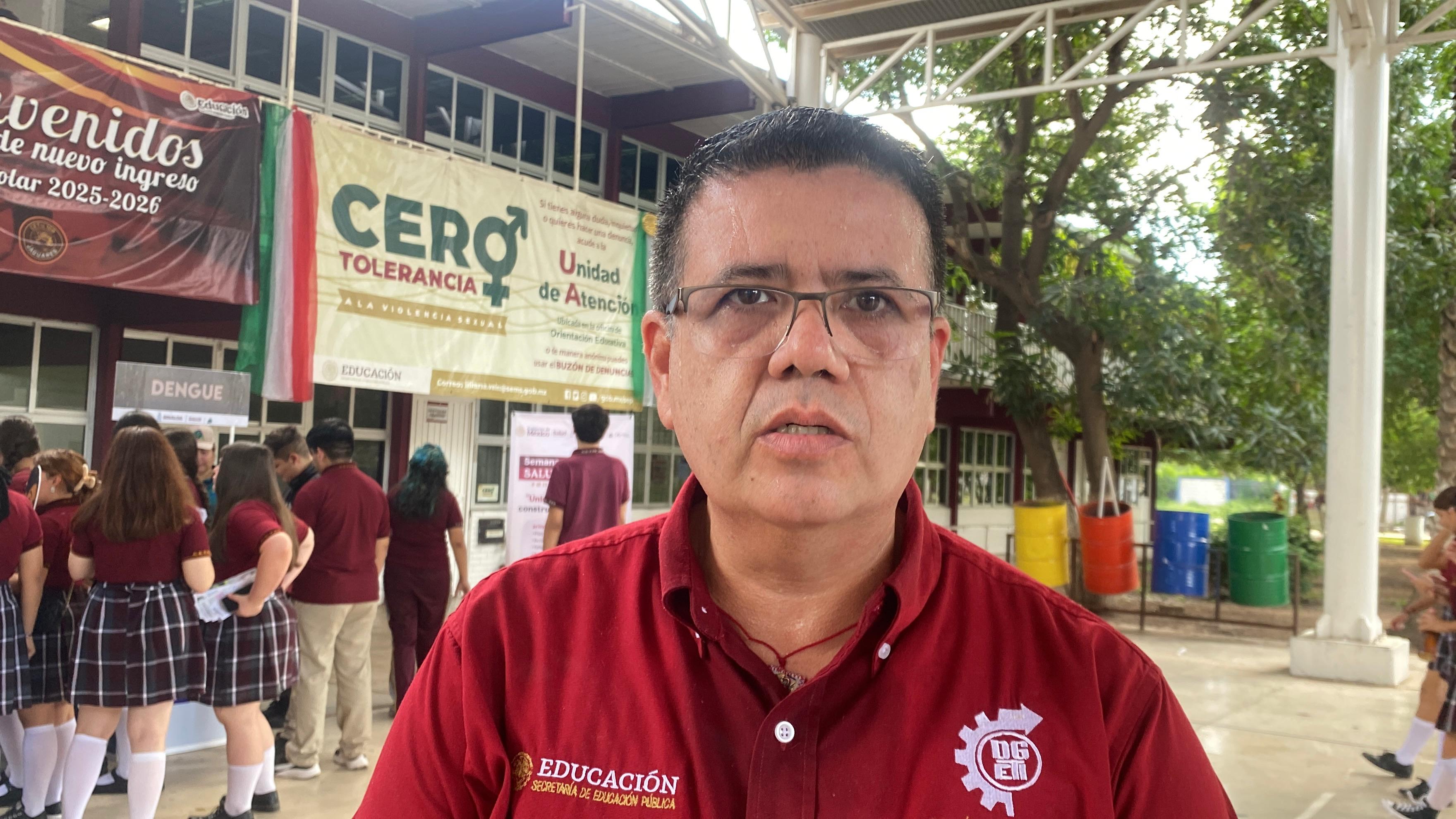 Alfredo Ruvalcaba González, director del Centro de Estudios Tecnológicos Industrial y de Servicios No. 108.
