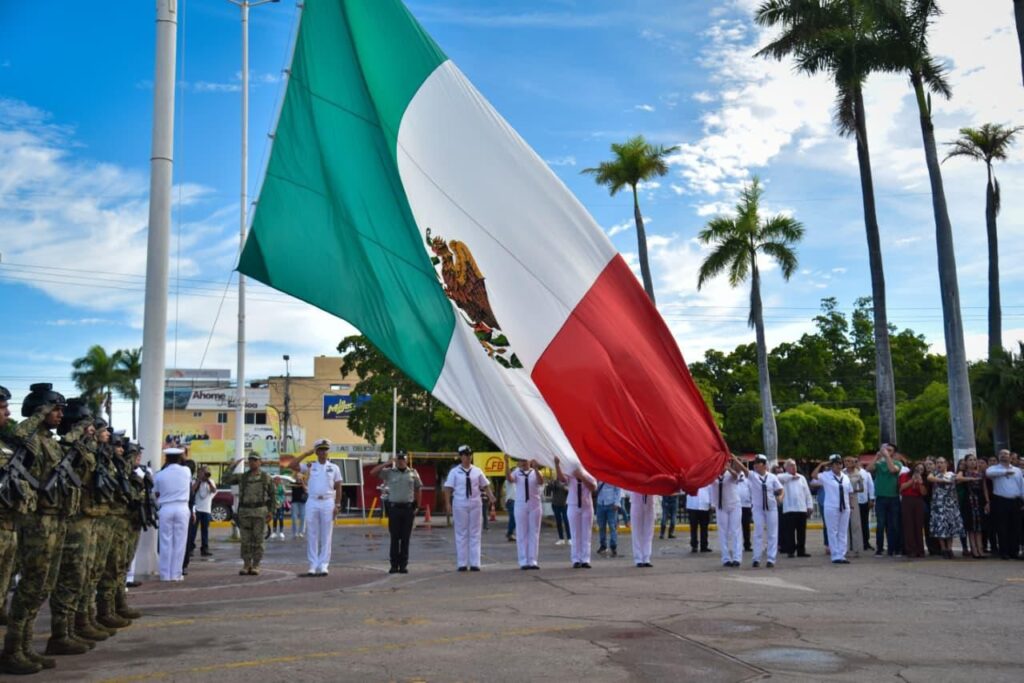 Así lució la explana de Palacio Municipal durante el Izamiento de bandera. Imagen, cortesía.