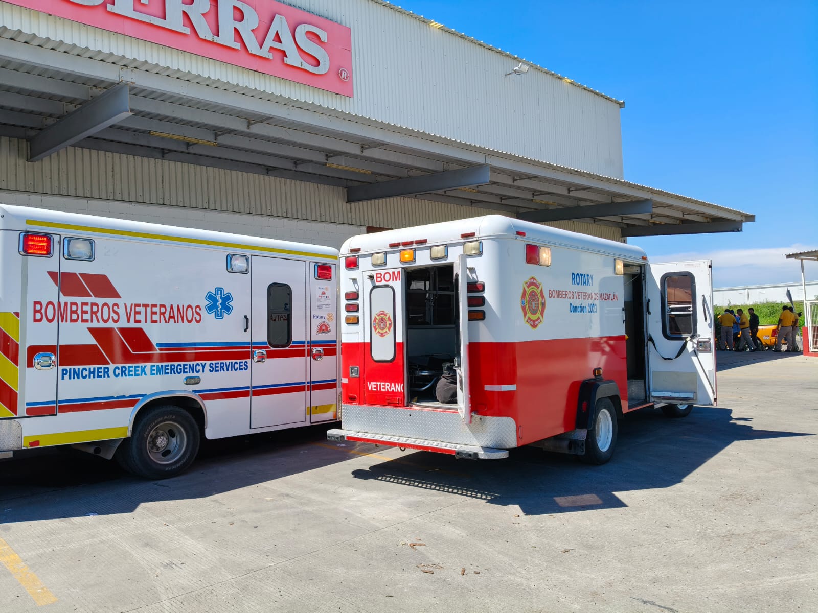 Ambulancia en el lugar de los hechos.