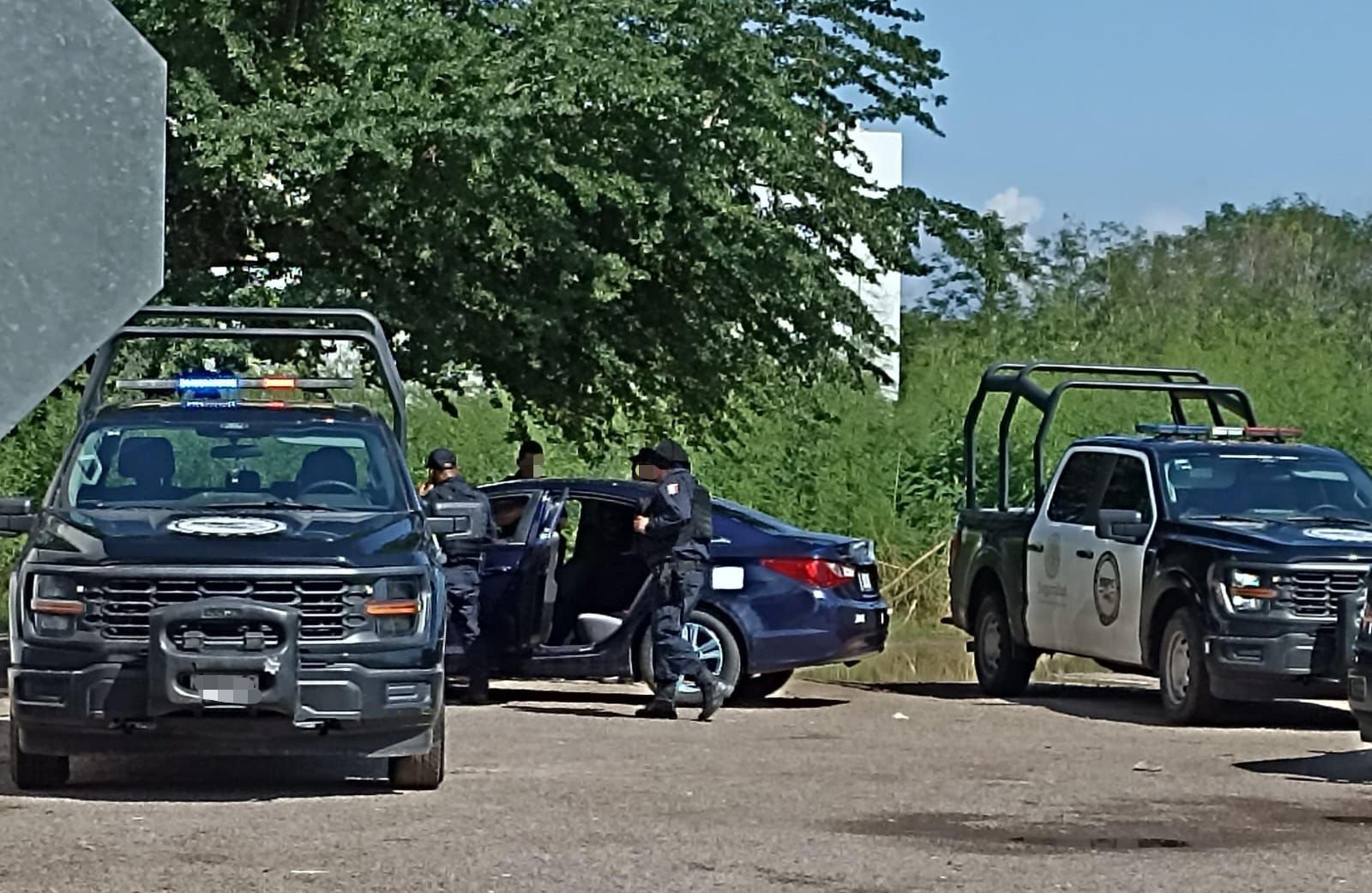 Aseguran vehículo robado en Culiacán