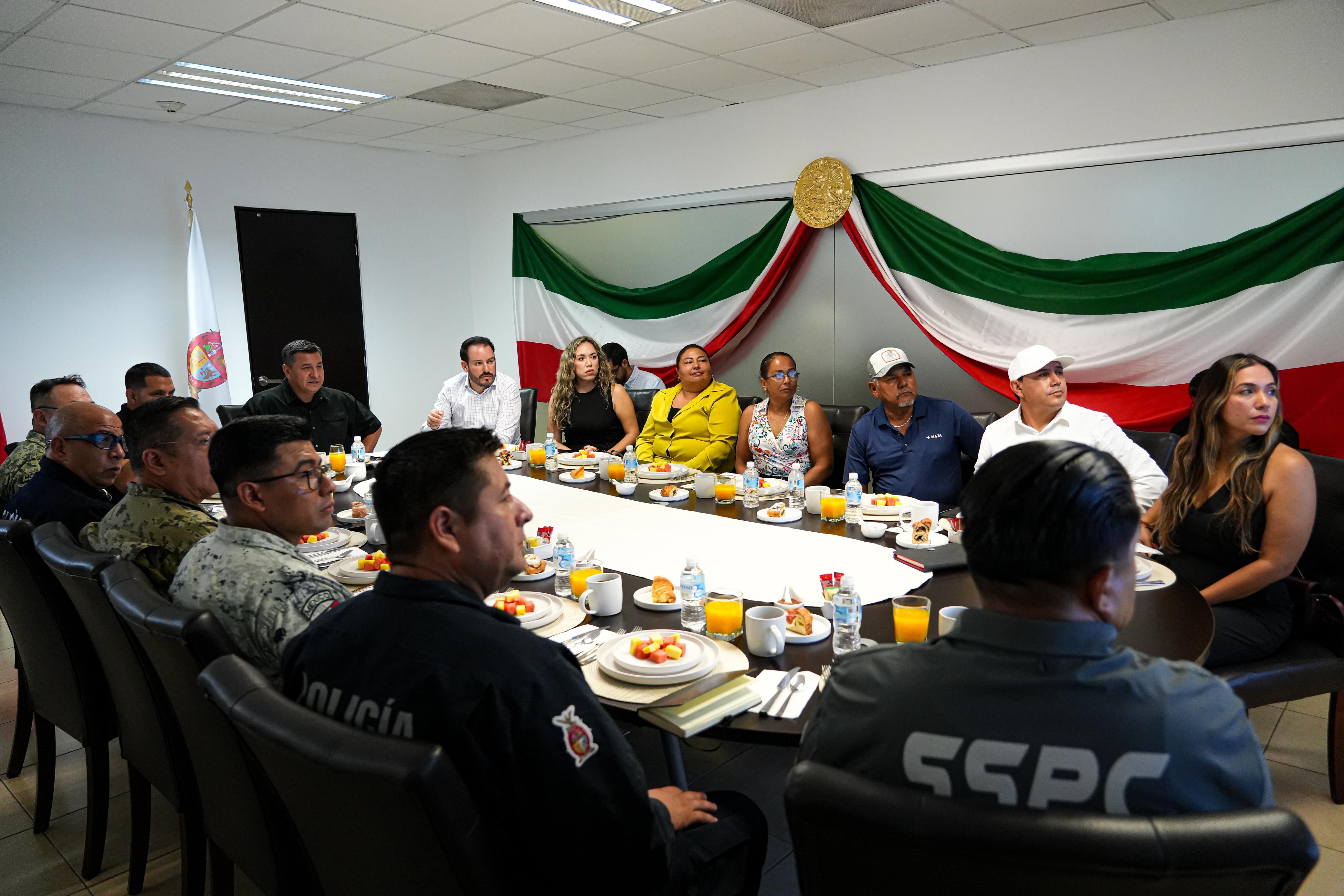Reunión entre autoridades de Navolato.