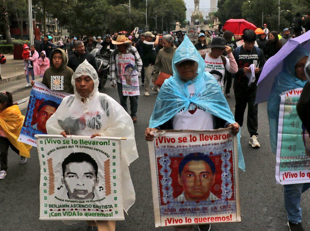 ¡Con 4 mil asistentes! Manifestación por los 11 años de Ayotzinapa concluye con saldo blanco