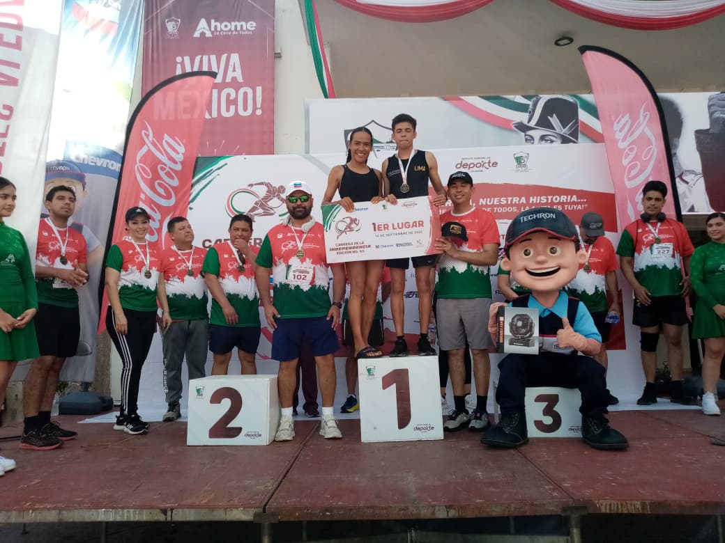 Yajaira Camacho y Roberto Medina se coronan en la Carrera de la Independencia 2025