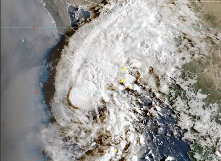 Satélite de la amplia nubosidad del ciclón Lorena