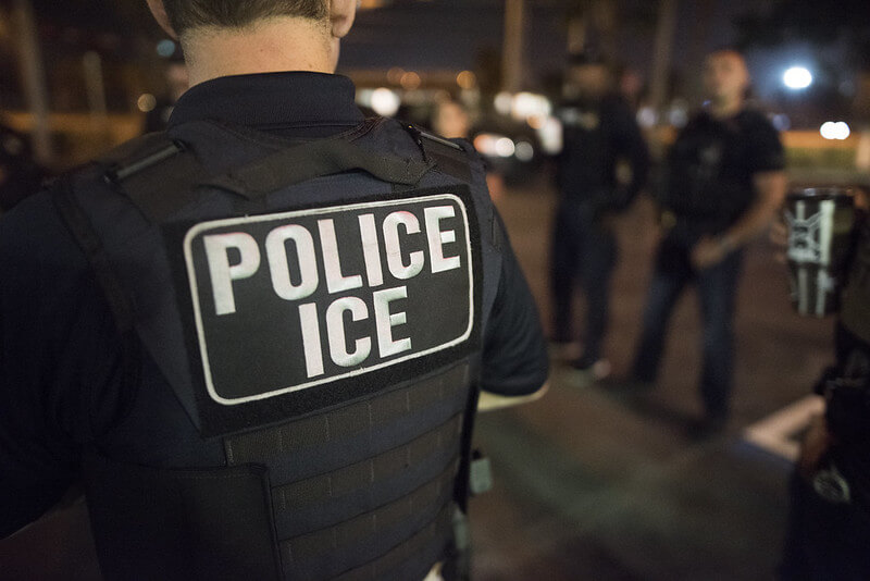 Con aumento de agentes, operativo migratorio masivo de EU llega a Chicago