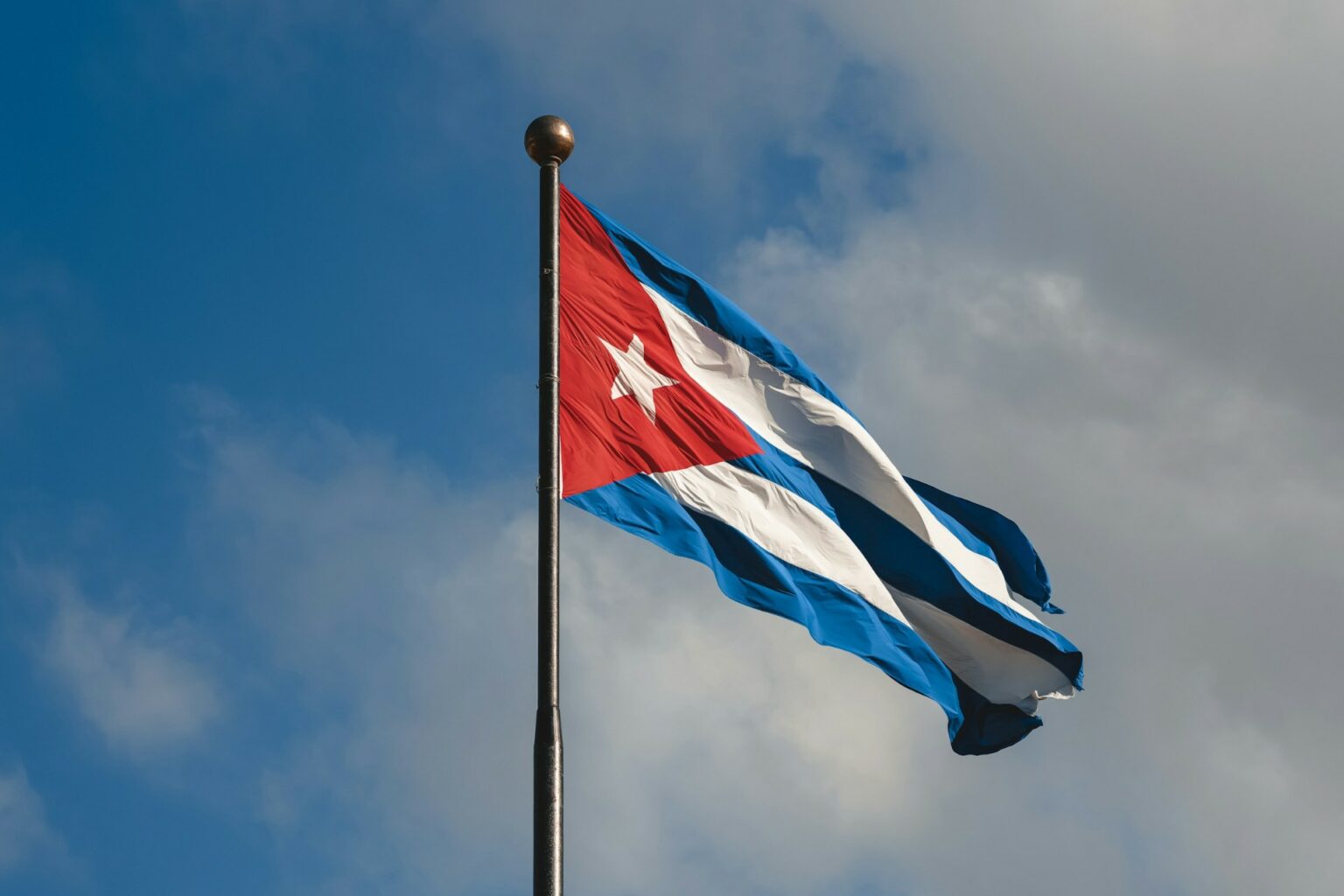 Cuba lanza campaña de firmas en apoyo a Venezuela ante las agresiones de EU