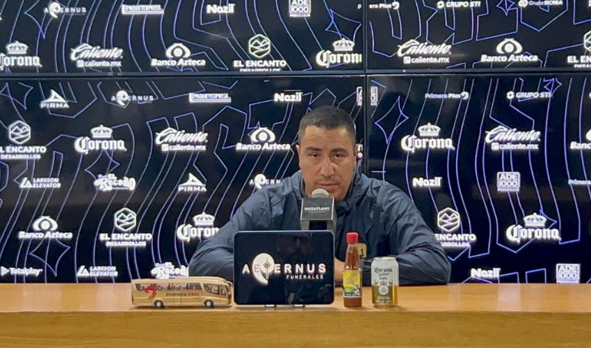 Efraín Juárez, técnico de los Pumas