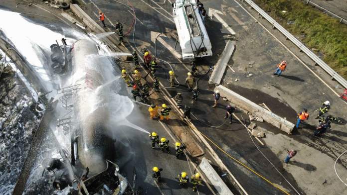 El número de víctimas por la explosión de la pipa en Iztapalapa asciende a 30
