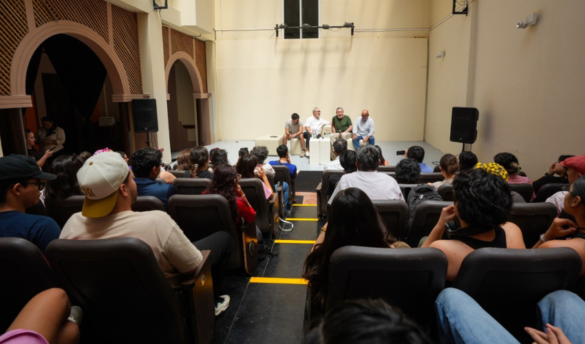Encuentro con actores entre estudiantes del Centro Municipal de Artes y la Compañía Nacional de Teatro