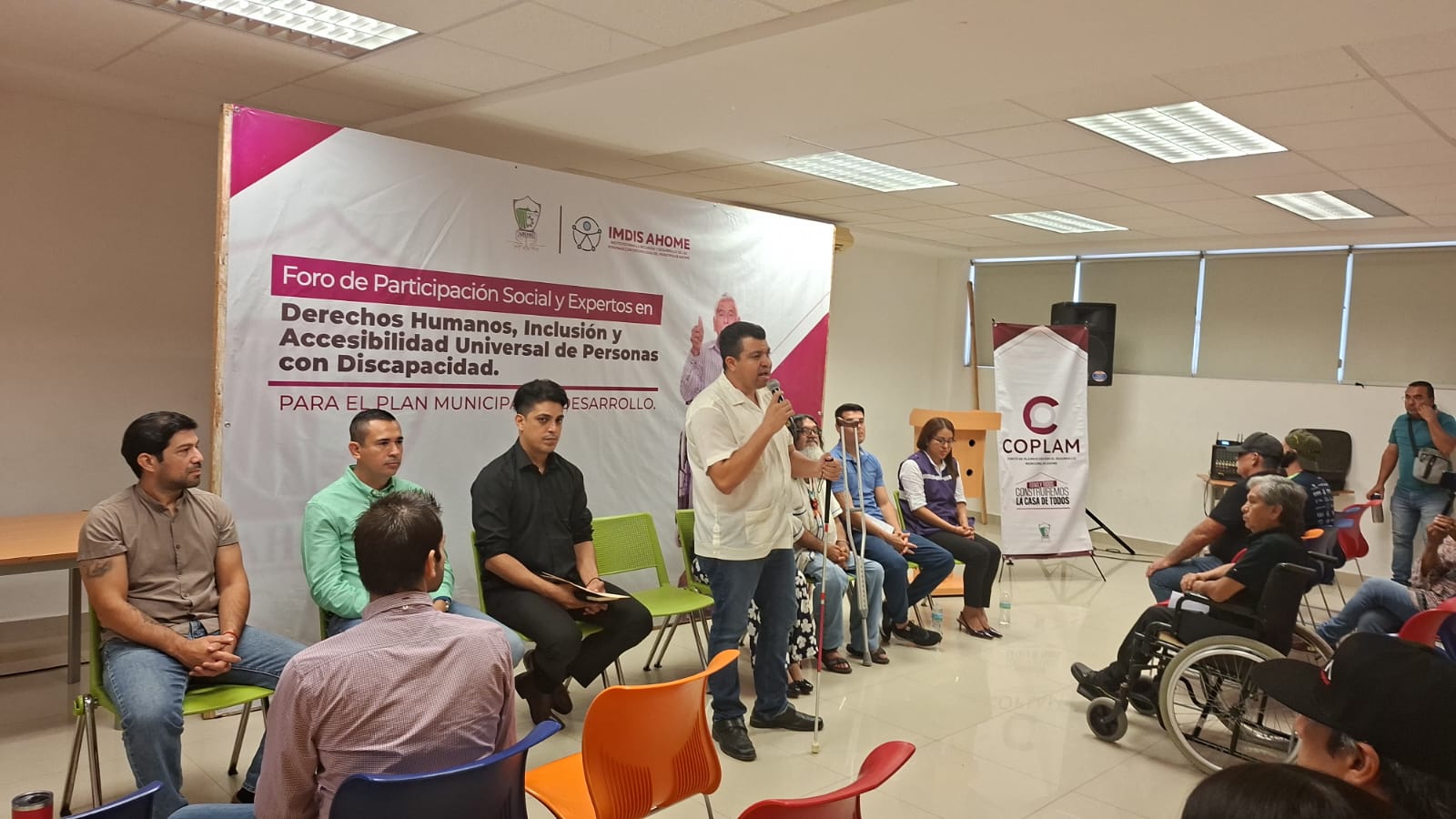 Foro del Instituto para la Inclusión y Desarrollo de las Personas con Discapacidad (Imdis) en Ahome.