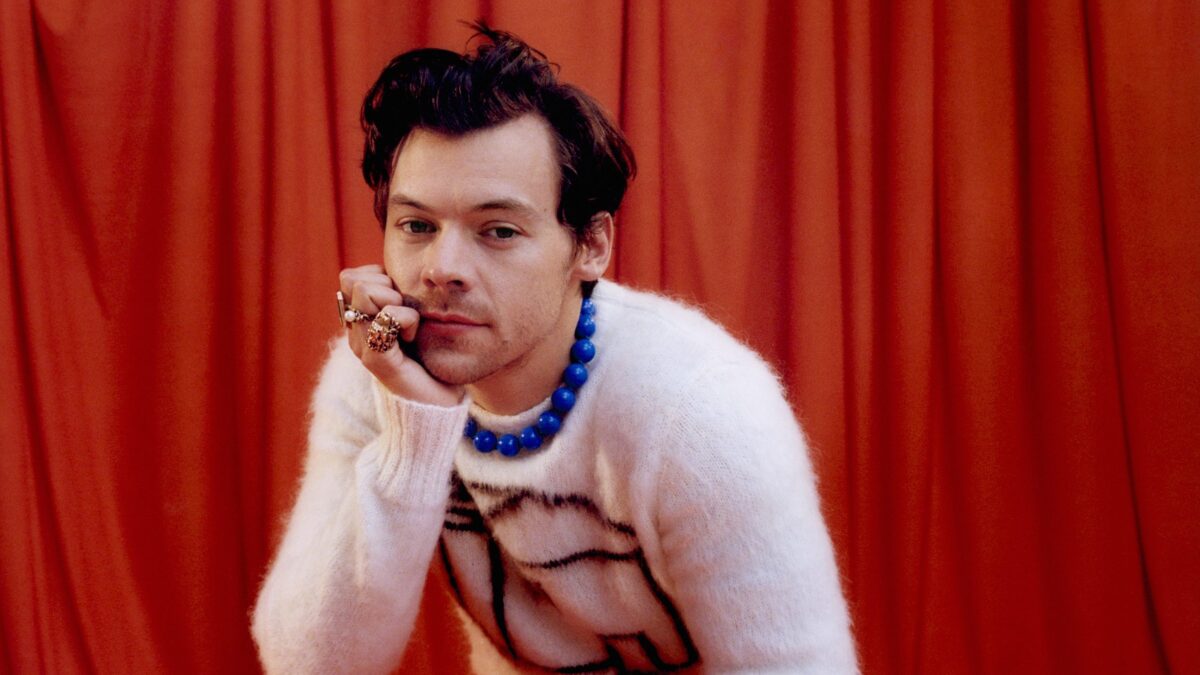 Harry Styles presume nuevo look y provoca reacciones encontradas en redes sociales