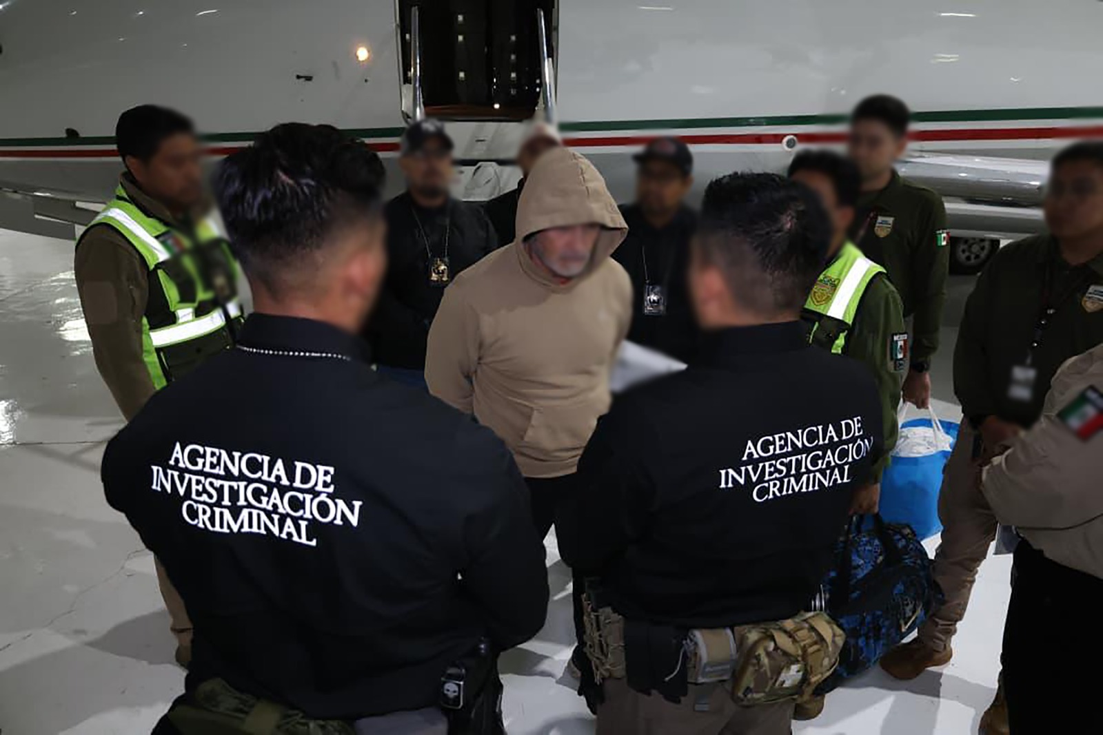 Hernán Bermúdez llega a México; enfrentará a la justicia por secuestros y extorsión