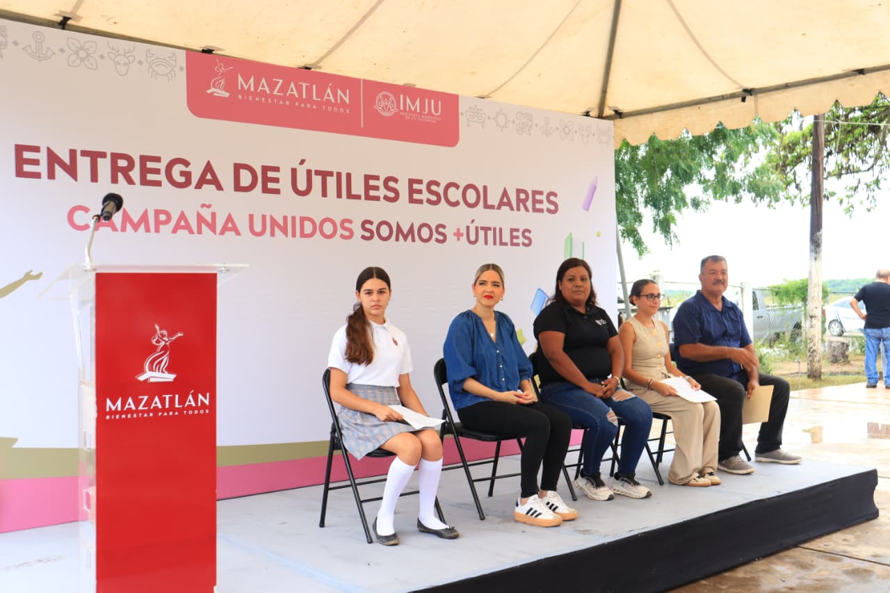 IMJU y DIF Mazatlán entregan 200 mochilas y útiles escolares
