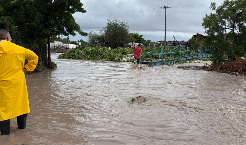 Dren 9 de Juan José Ríos inundado