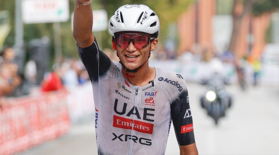 Isaac del Toro gana el primer lugar por 15 segundos