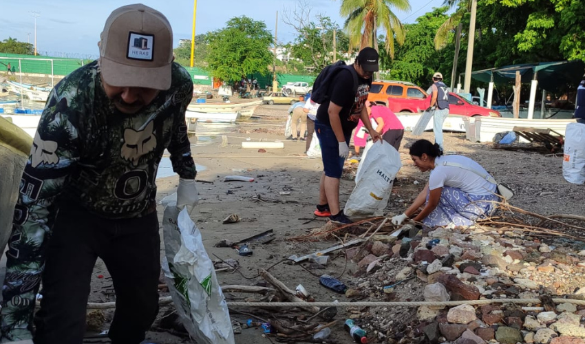 Voluntarios participan en el programa “Mazatlán te quiero limpio”