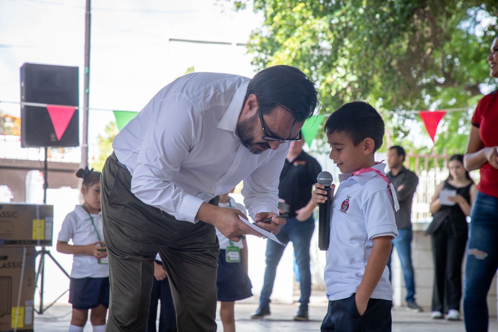 El presidente municipal aprovechó para asumir nuevos compromisos