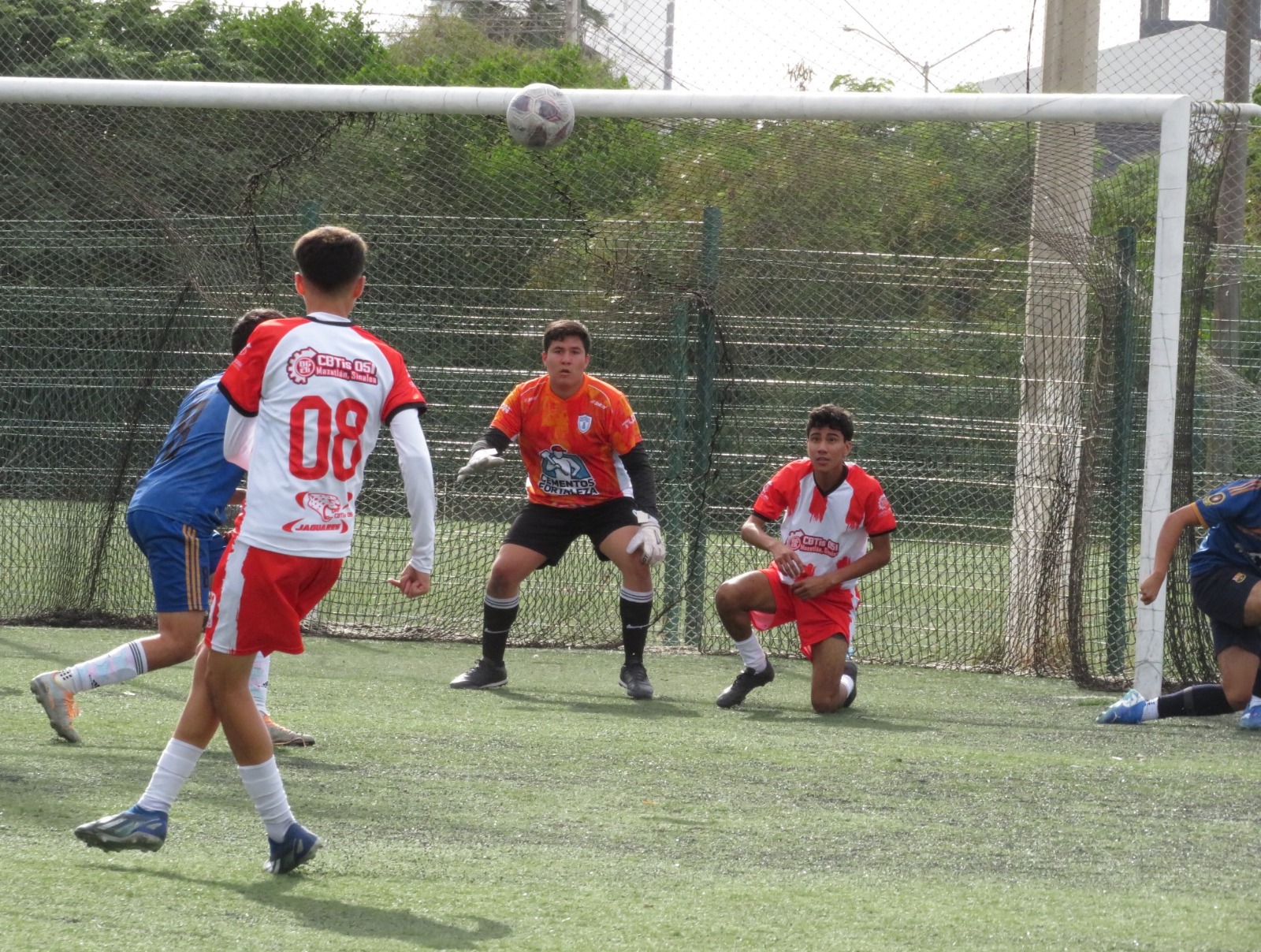 Juego de la Liga Estudiantil de Futbol.
