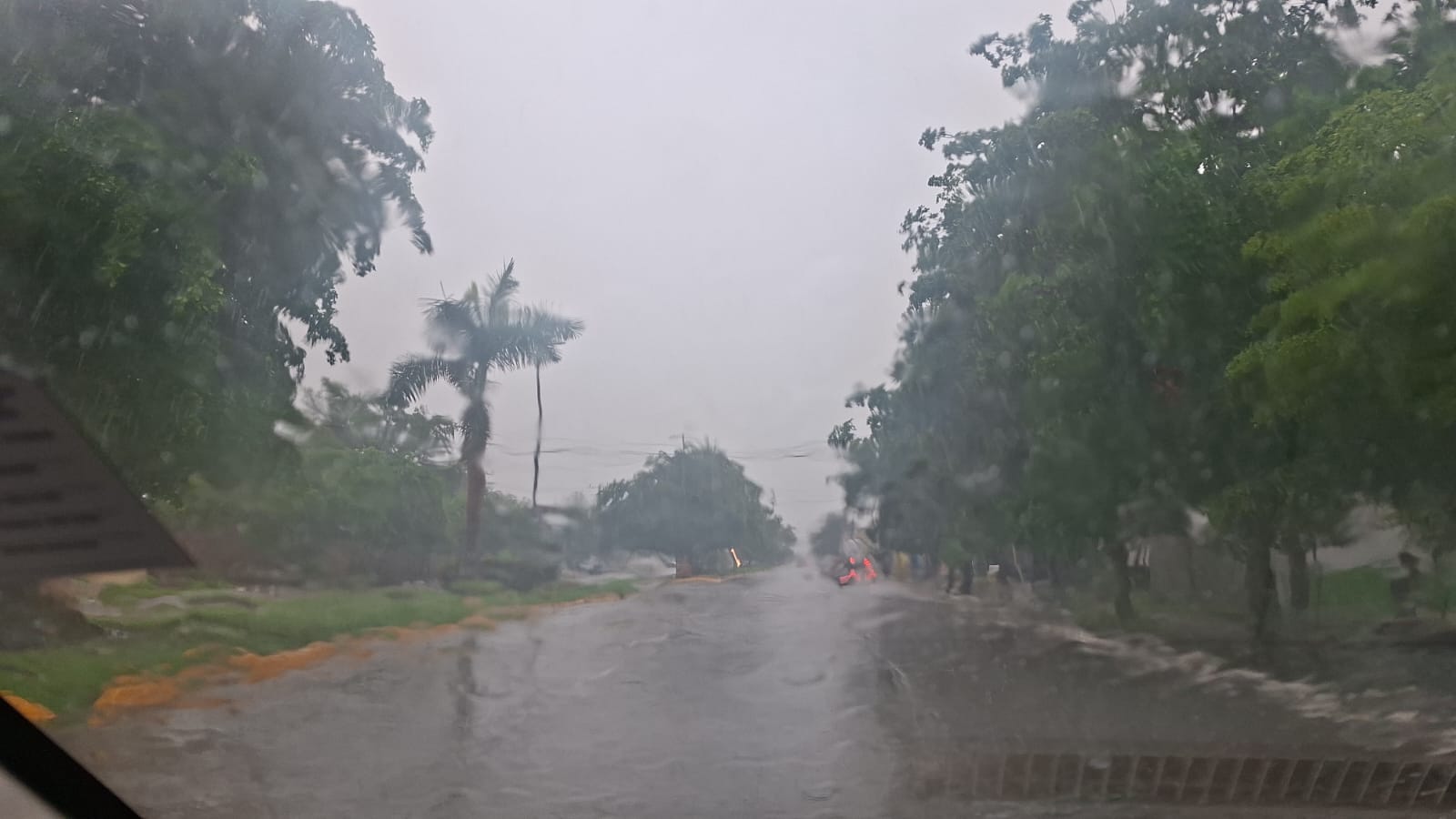 Reportan lluvias fuertes en San Pedro, Navolato; pronóstico se mantiene para Sinaloa