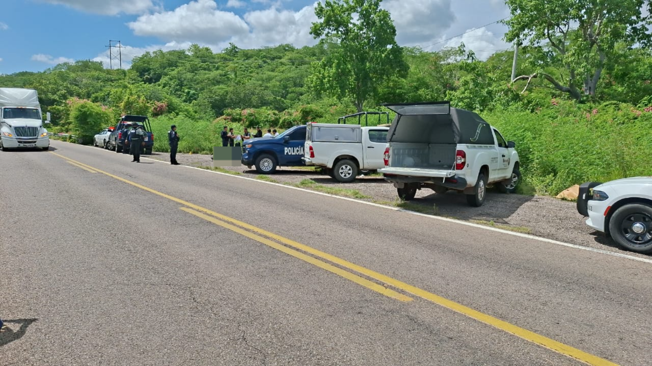 Localizan a hombre sin vida por la carretera libre Mazatlán-Culiacán en San Ignacio