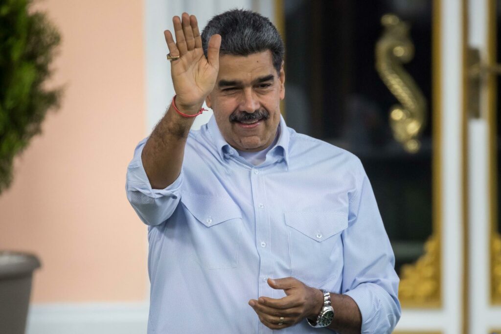Maduro acusa a EU de buscar petróleo, gas y oro venezolanos